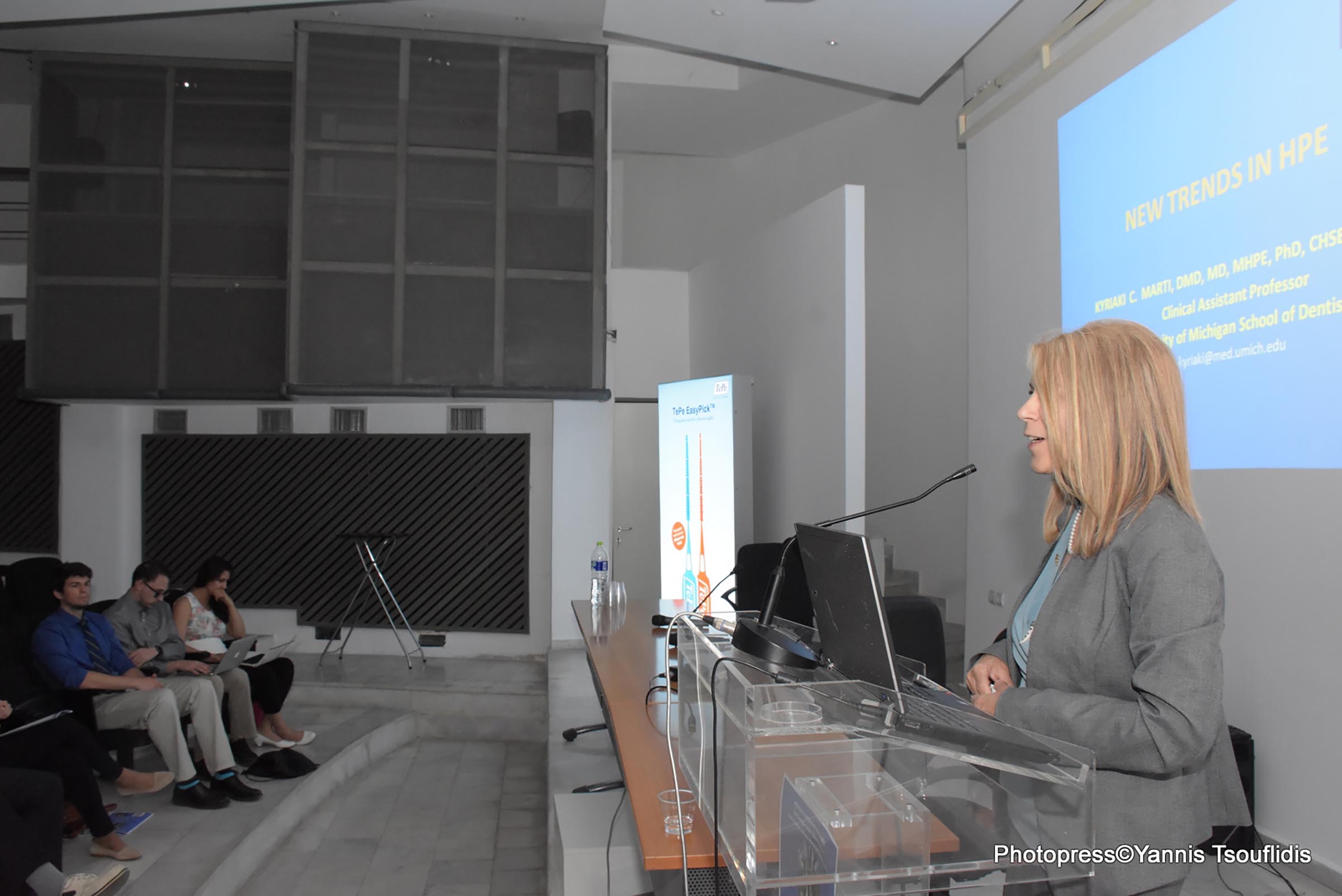 Dr. Marti  is giving a lecture at the Mandalideion Amphitheater ( School of Dentistry University of Thessaloniki 